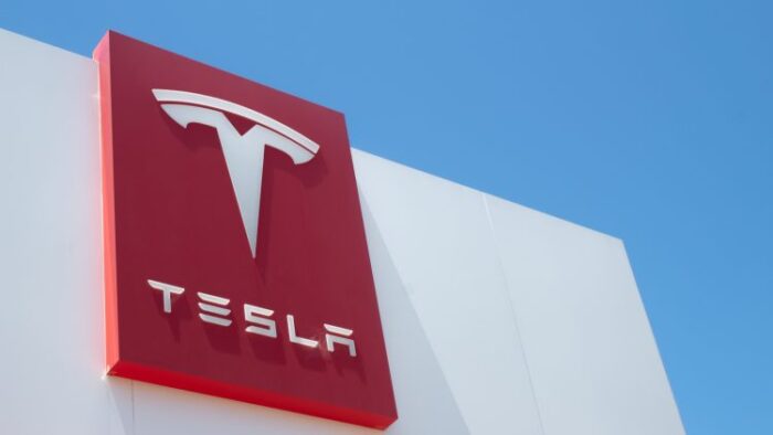 Tesla e1652699922445 - Tesla voit ses ventes chuter de 49 % en Europe au profit des marques chinoises