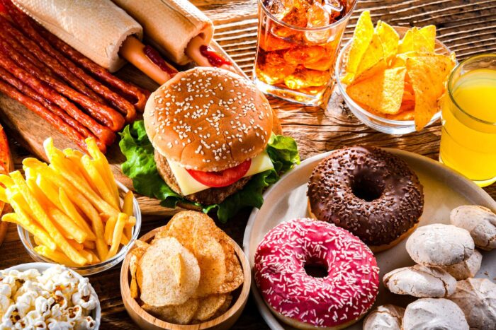 aliments ultra transformes scaled - Les aliments ultra-transformés liés à un risque de dépression selon une étude canadienne