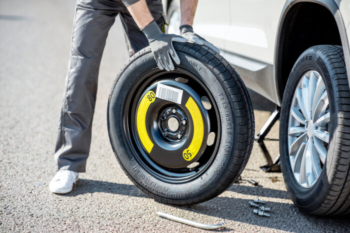 roue secours scaled - Automobile: vers la fin de la roue de secours?