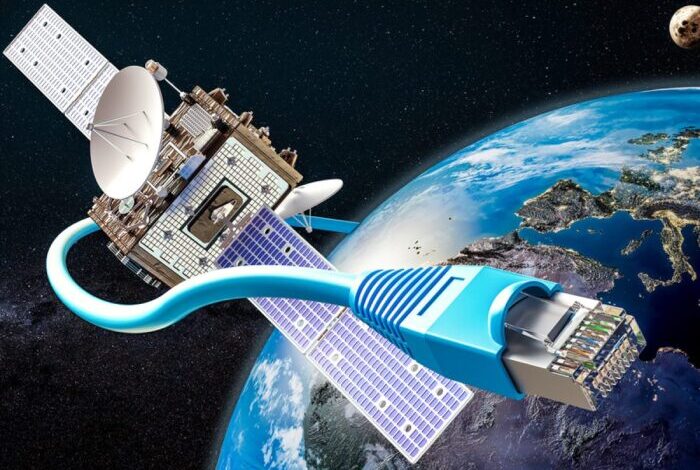 Internet par satellite scaled - Internet au Maroc : un taux de pénétration record de 108 % au 1er trimestre 2025