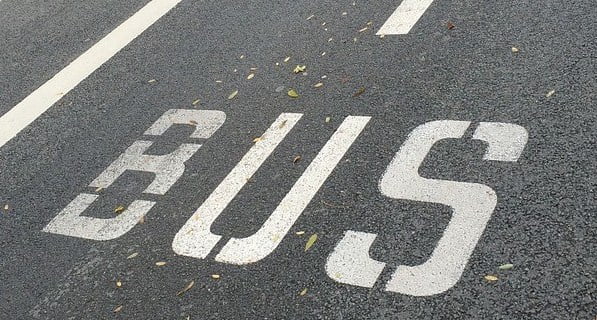 couloir bus - Transport urbain par bus : un ambitieux programme couvrira 84 villes et agglomérations d’ici 2029