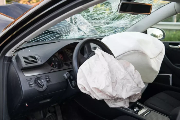 airbag defecteux scaled - Rappels automobiles : le top 7 des marques les plus touchées en 2025